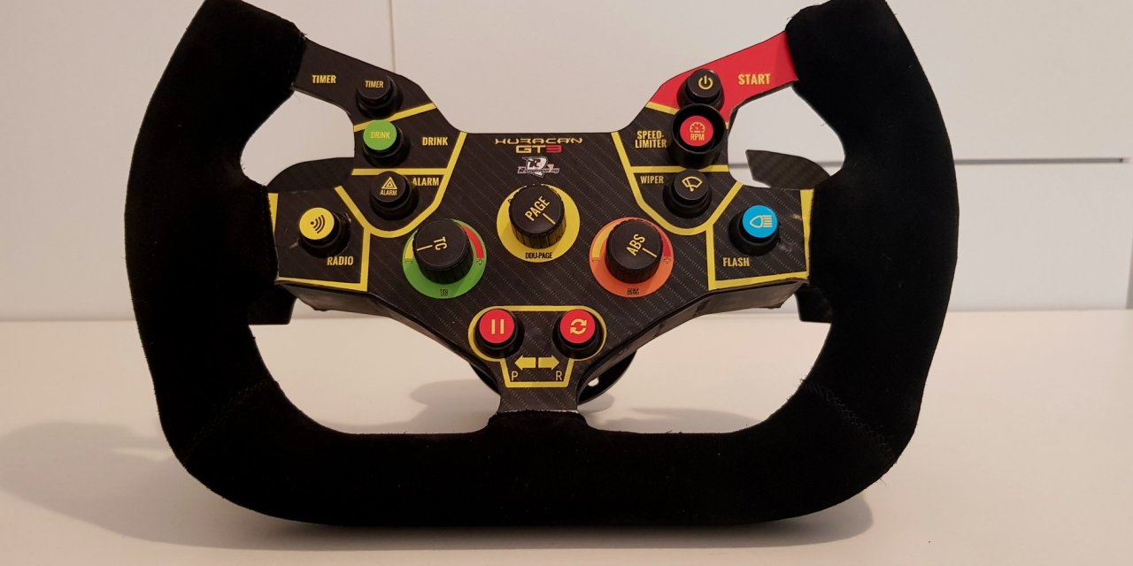 Lamborghini, Porsche, Lexus… : des répliques de volants GT3 par JacobeR Simracing
